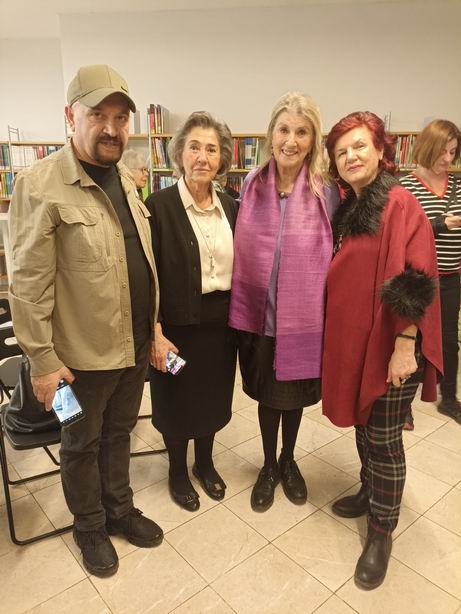 Duygu Asena PEN Ödülü Zeynep Oral